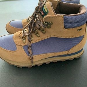 LL Bean Hiking Boots, EUC